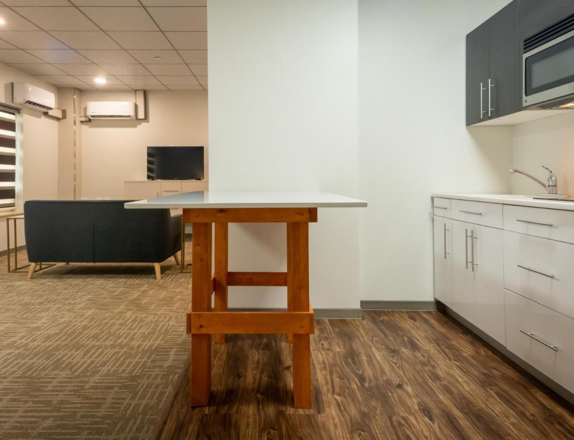 Quality Inn Sunshine Suites Terrace Dış mekan fotoğraf
