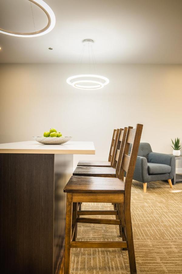 Quality Inn Sunshine Suites Terrace Dış mekan fotoğraf