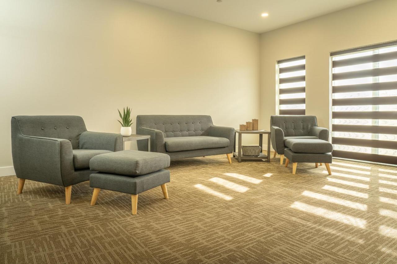 Quality Inn Sunshine Suites Terrace Dış mekan fotoğraf