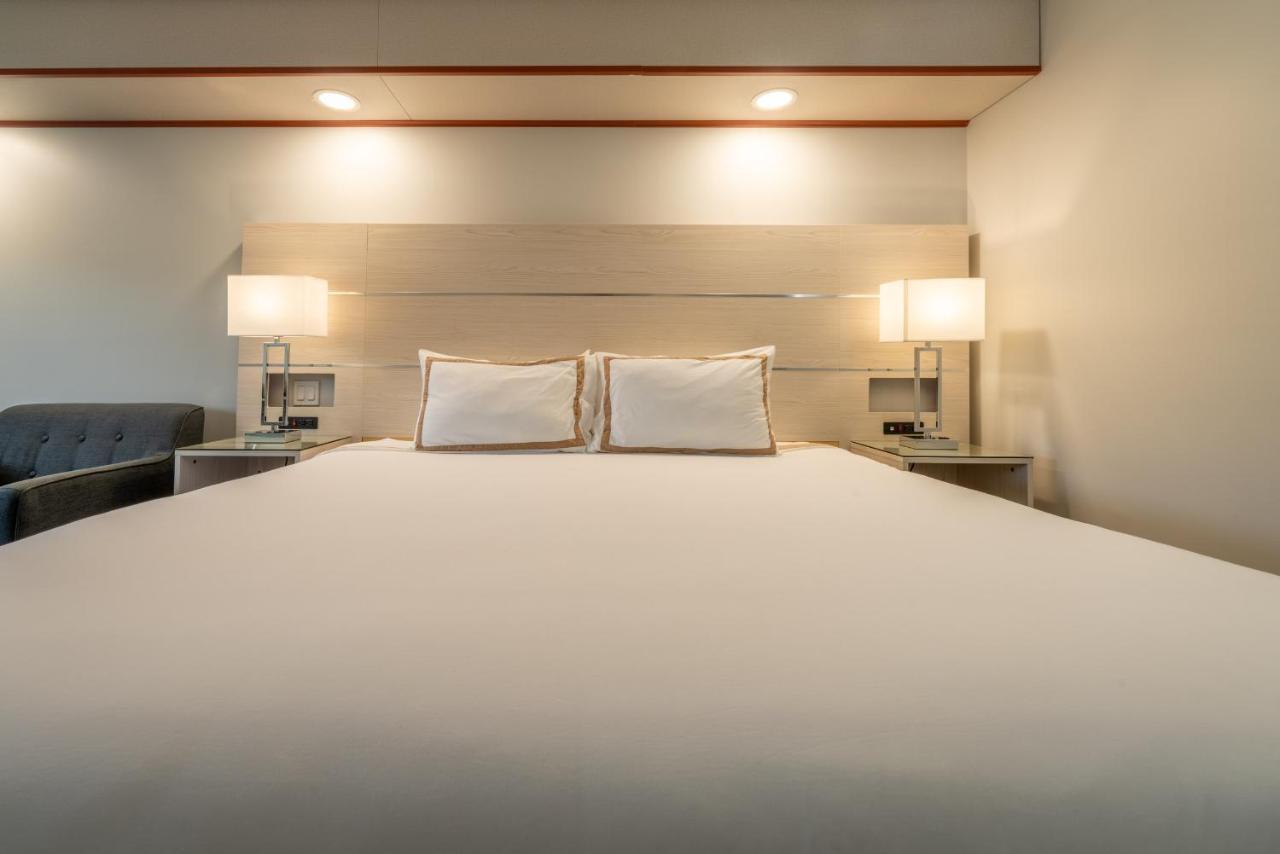 Quality Inn Sunshine Suites Terrace Dış mekan fotoğraf