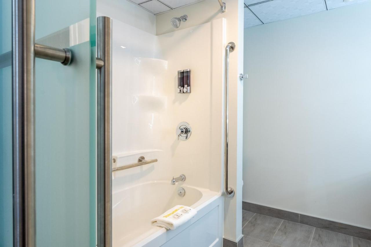 Quality Inn Sunshine Suites Terrace Dış mekan fotoğraf