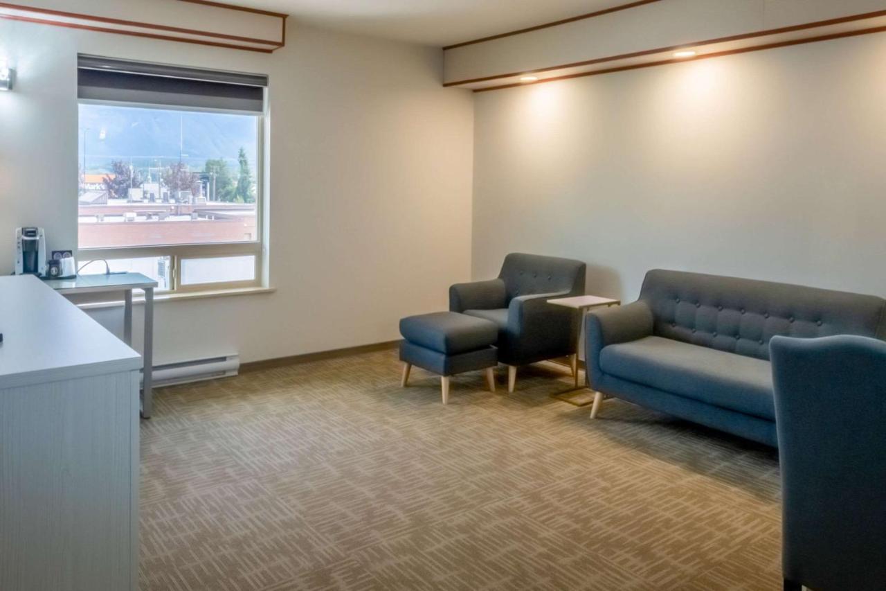 Quality Inn Sunshine Suites Terrace Dış mekan fotoğraf