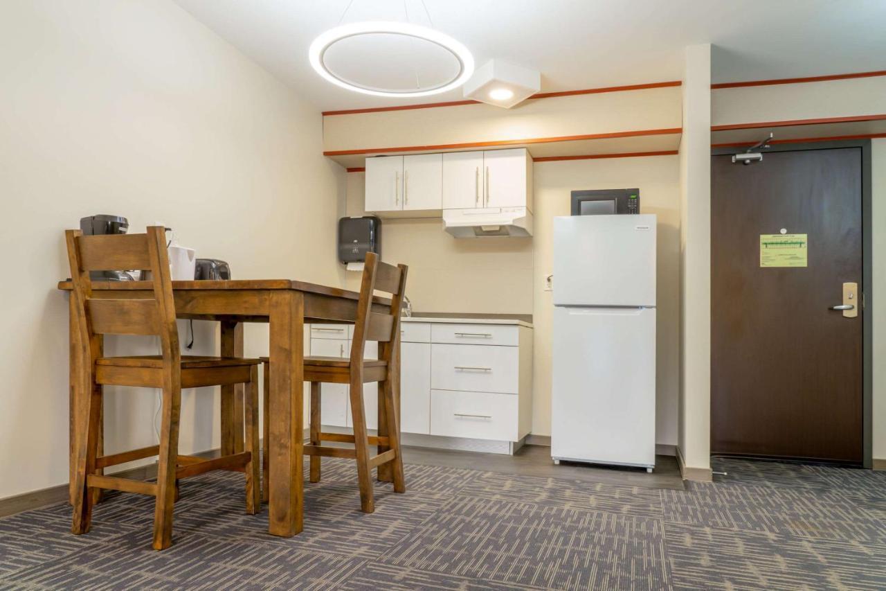 Quality Inn Sunshine Suites Terrace Dış mekan fotoğraf
